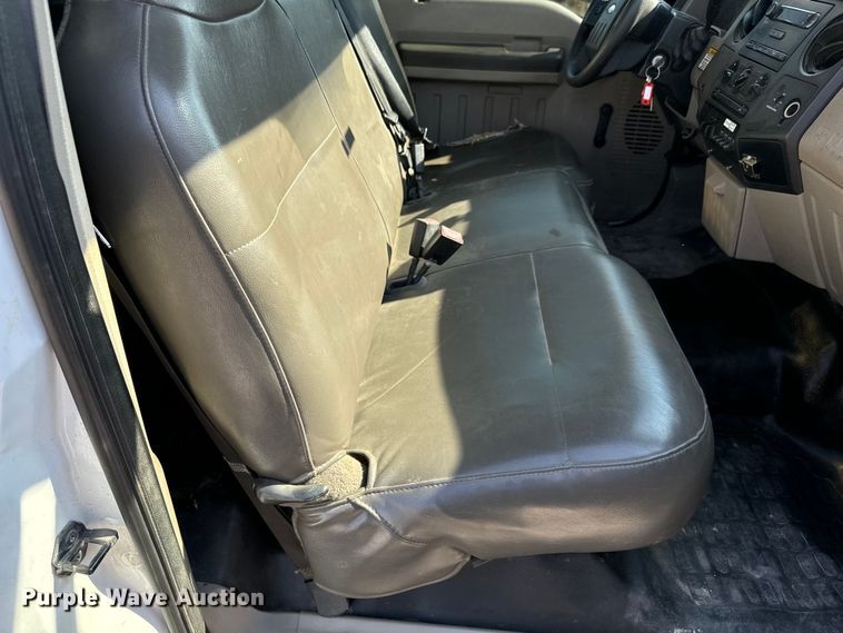 image for item LF9899 2009 Ford F450 Super Duty XL flatbed truck