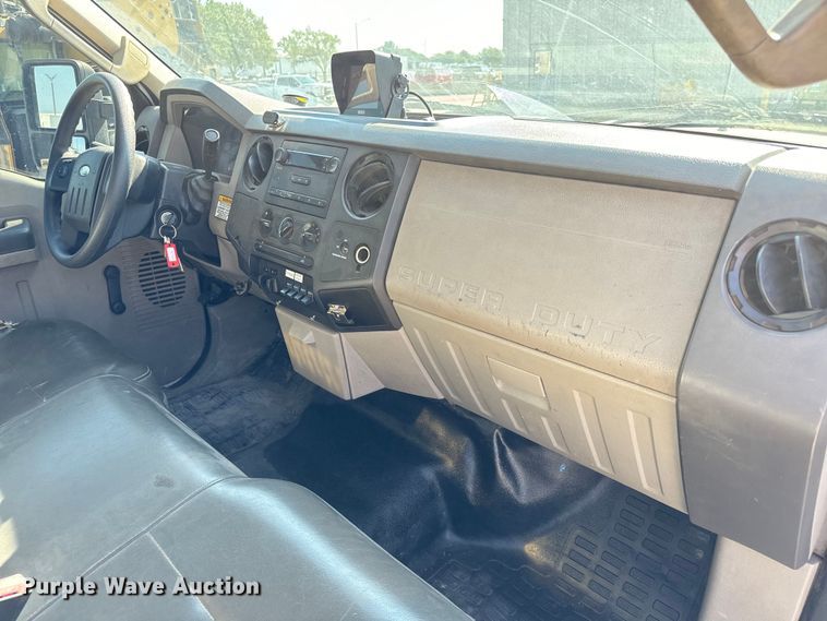 image for item LF9899 2009 Ford F450 Super Duty XL flatbed truck