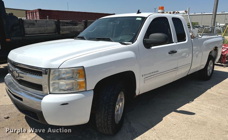 image for item LF9901 2009 Chevrolet  Silverado 1500 Ext. Cab pickup truck