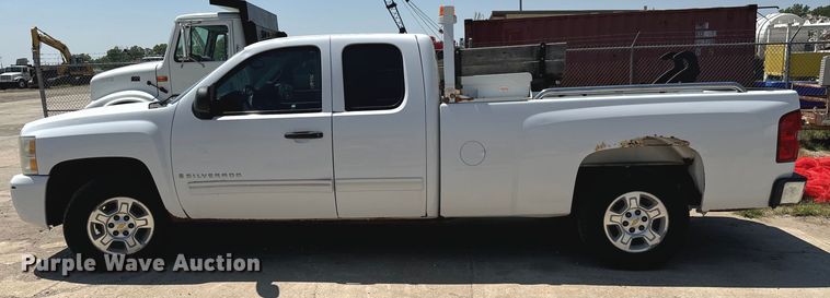 image for item LF9901 2009 Chevrolet  Silverado 1500 Ext. Cab pickup truck