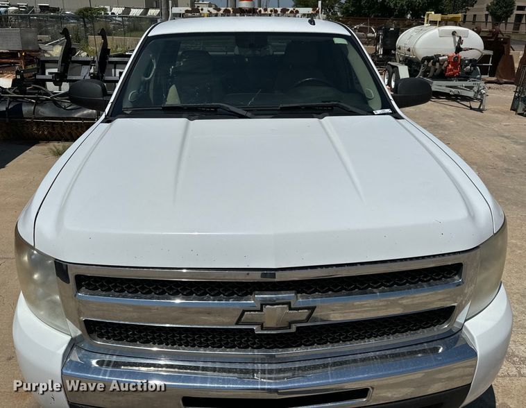 image for item LF9901 2009 Chevrolet  Silverado 1500 Ext. Cab pickup truck