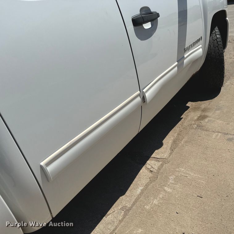 image for item LF9901 2009 Chevrolet  Silverado 1500 Ext. Cab pickup truck