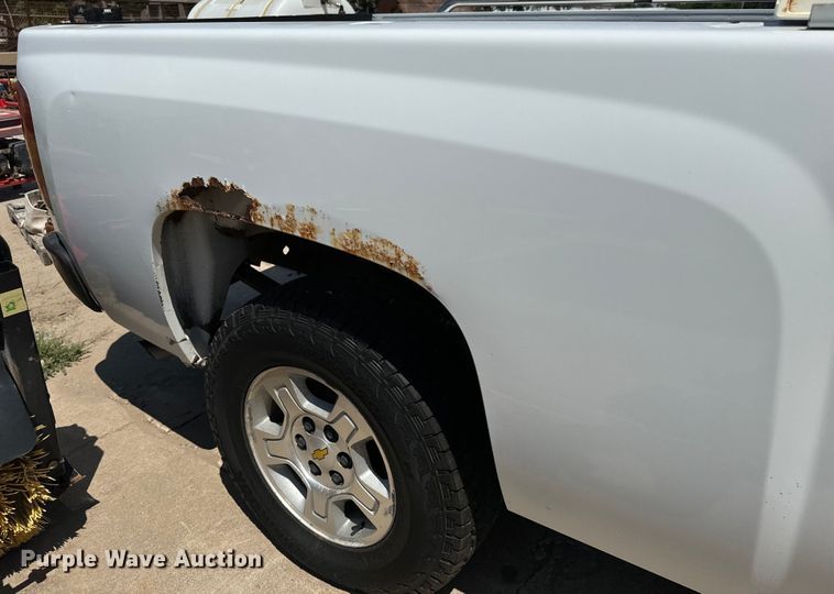 image for item LF9901 2009 Chevrolet  Silverado 1500 Ext. Cab pickup truck