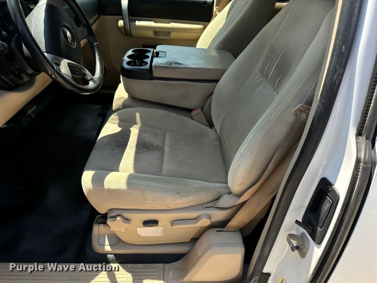 image for item LF9901 2009 Chevrolet  Silverado 1500 Ext. Cab pickup truck