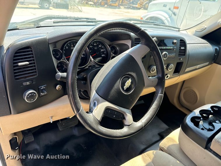 image for item LF9901 2009 Chevrolet  Silverado 1500 Ext. Cab pickup truck