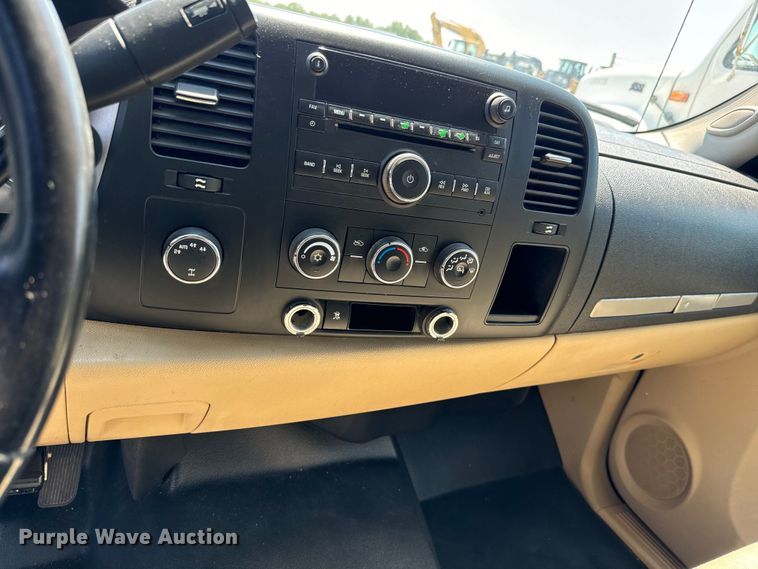 image for item LF9901 2009 Chevrolet  Silverado 1500 Ext. Cab pickup truck