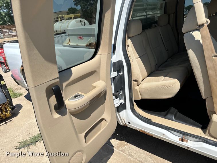 image for item LF9901 2009 Chevrolet  Silverado 1500 Ext. Cab pickup truck