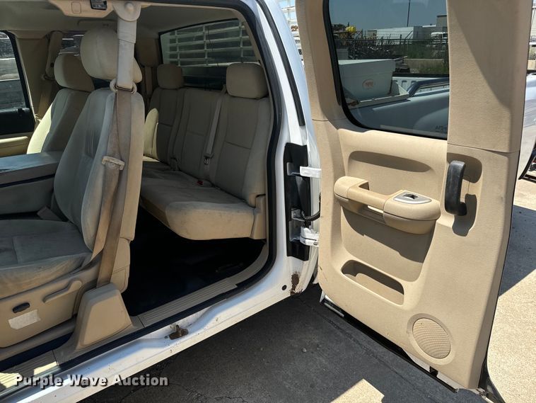 image for item LF9901 2009 Chevrolet  Silverado 1500 Ext. Cab pickup truck