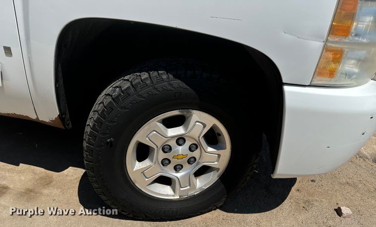 image for item LF9901 2009 Chevrolet  Silverado 1500 Ext. Cab pickup truck