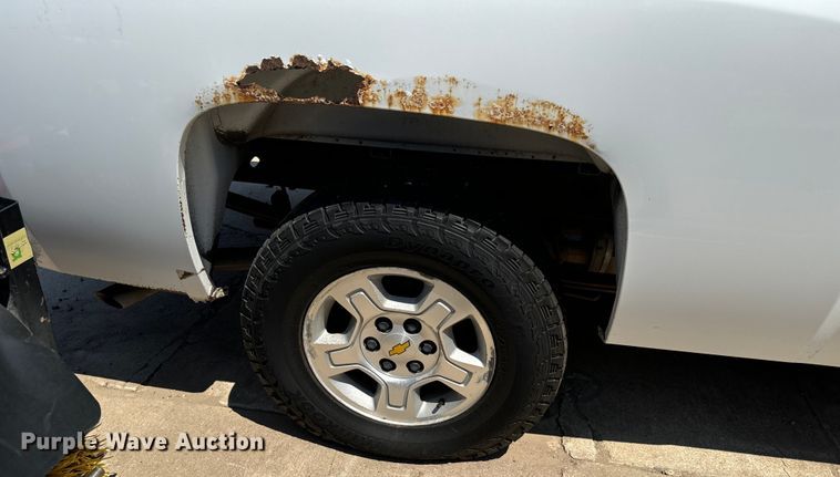 image for item LF9901 2009 Chevrolet  Silverado 1500 Ext. Cab pickup truck