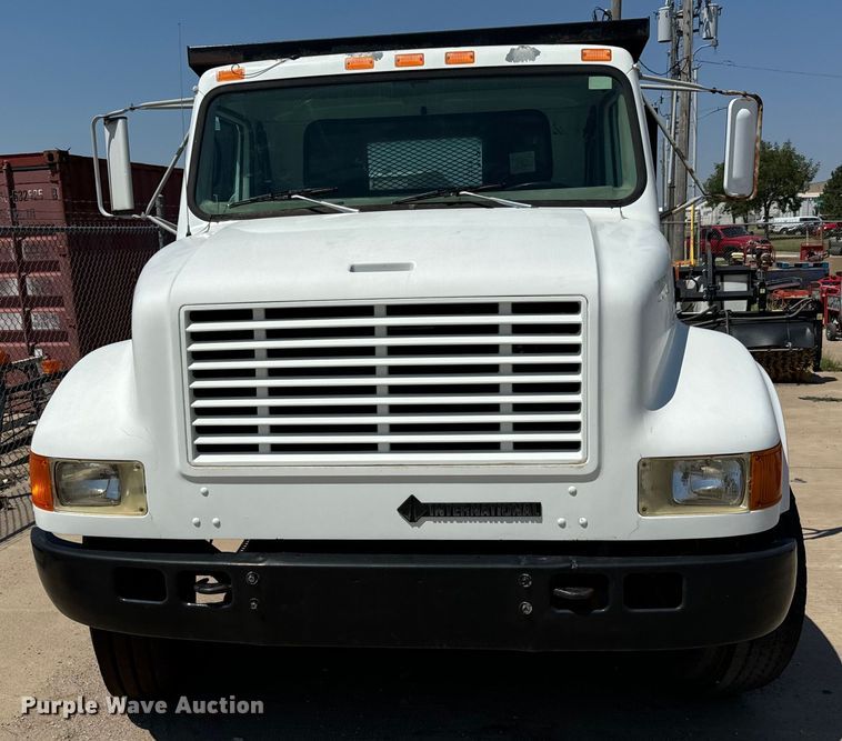image for item LF9902 1997 International  4700 dump flatbed truck
