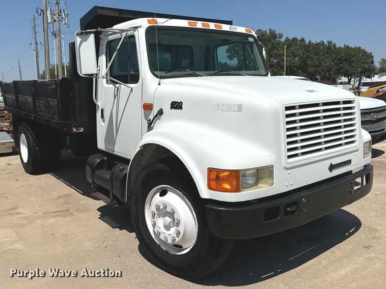 image for item LF9902 1997 International  4700 dump flatbed truck