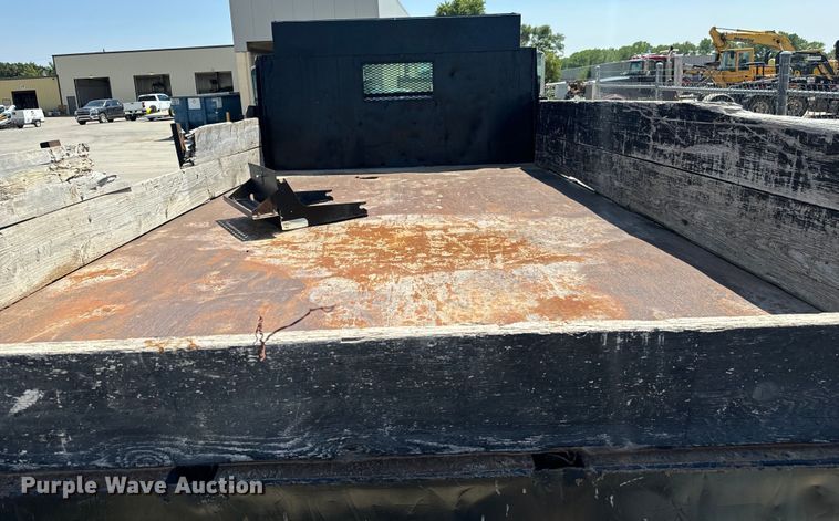 image for item LF9902 1997 International  4700 dump flatbed truck