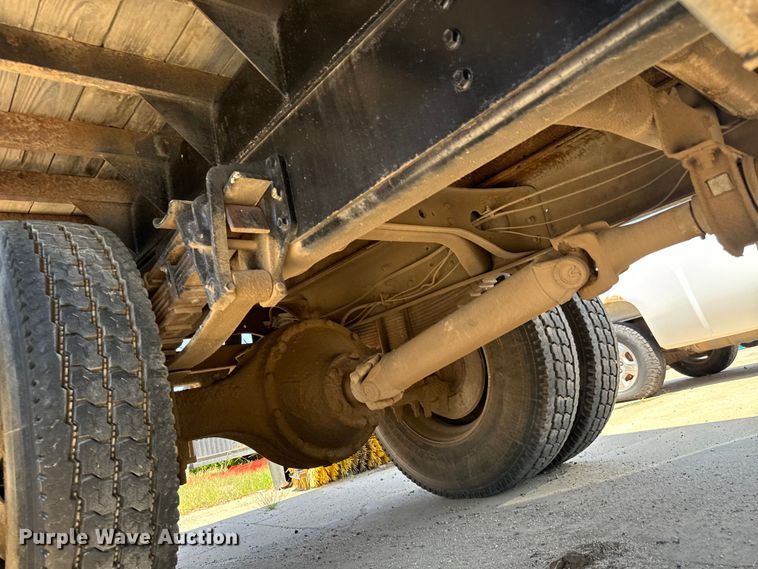 image for item LF9902 1997 International  4700 dump flatbed truck