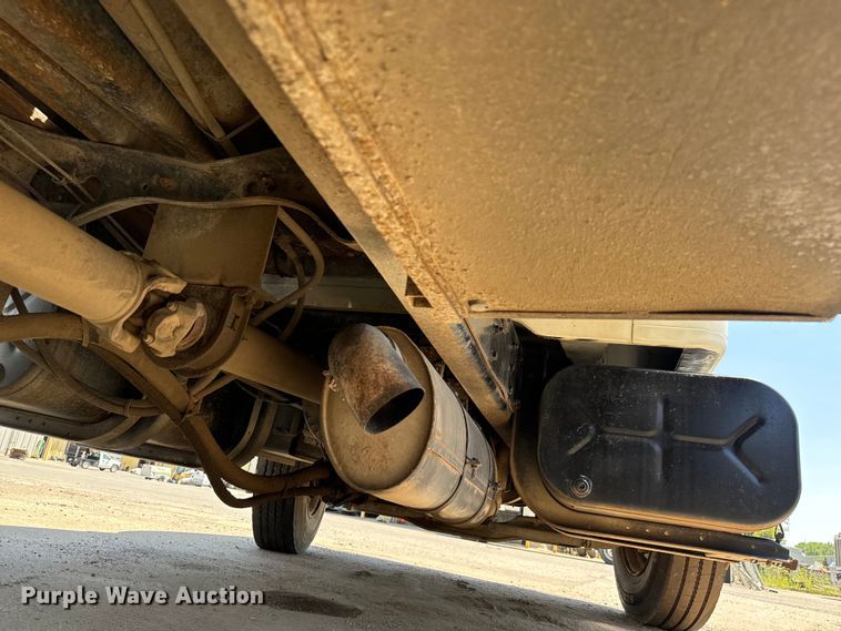 image for item LF9902 1997 International  4700 dump flatbed truck