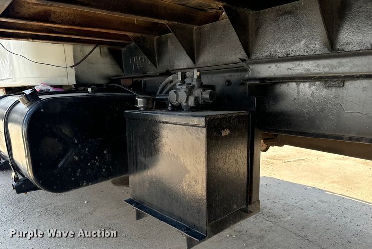 image for item LF9902 1997 International  4700 dump flatbed truck