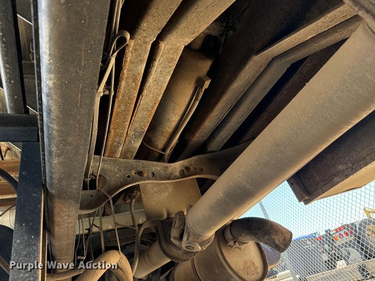 image for item LF9902 1997 International  4700 dump flatbed truck