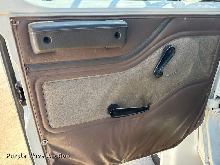 image for item LF9902 1997 International  4700 dump flatbed truck