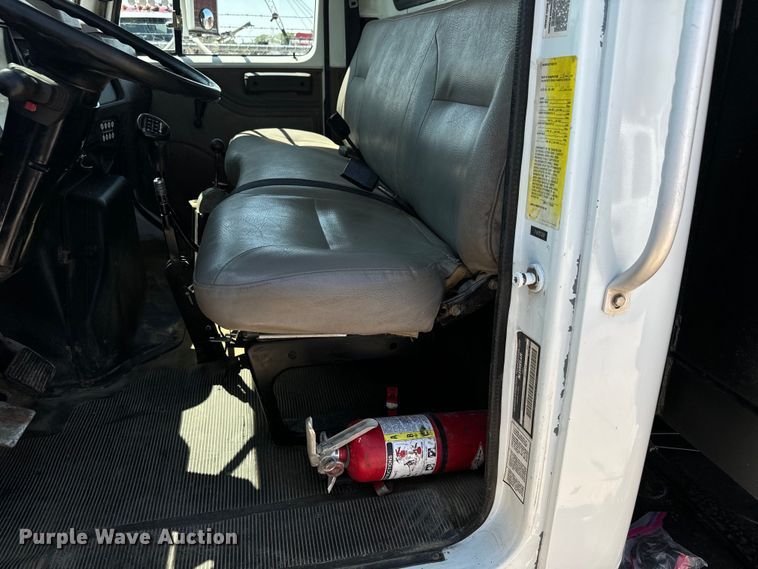 image for item LF9902 1997 International  4700 dump flatbed truck