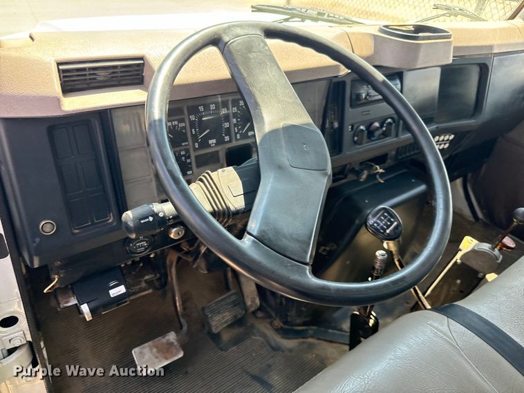 image for item LF9902 1997 International  4700 dump flatbed truck