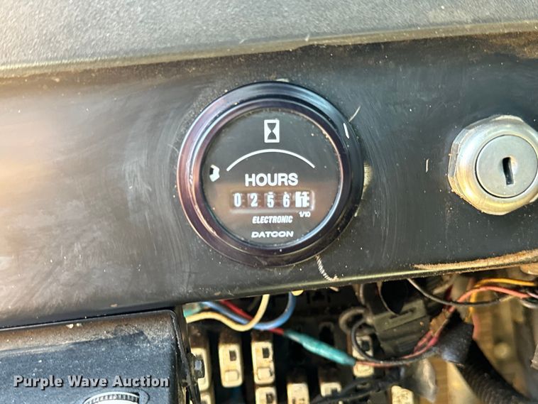 image for item LF9902 1997 International  4700 dump flatbed truck