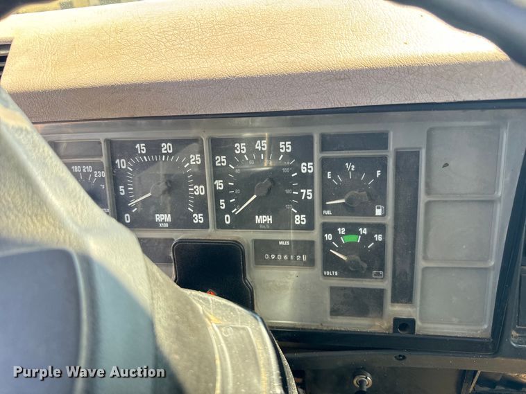 image for item LF9902 1997 International  4700 dump flatbed truck