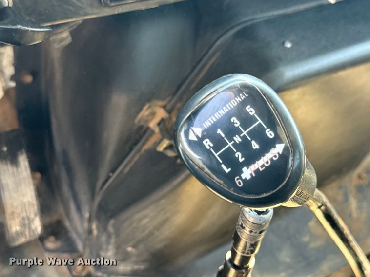 image for item LF9902 1997 International  4700 dump flatbed truck