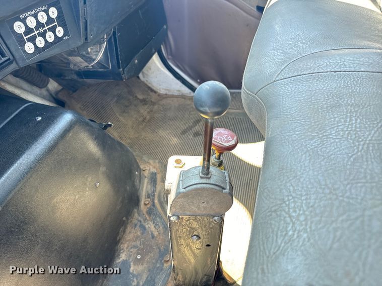 image for item LF9902 1997 International  4700 dump flatbed truck