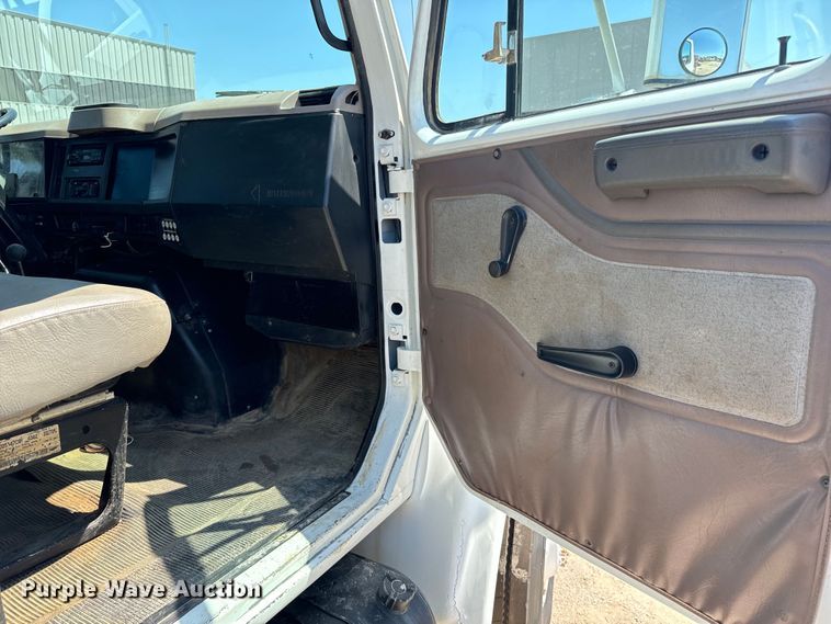 image for item LF9902 1997 International  4700 dump flatbed truck