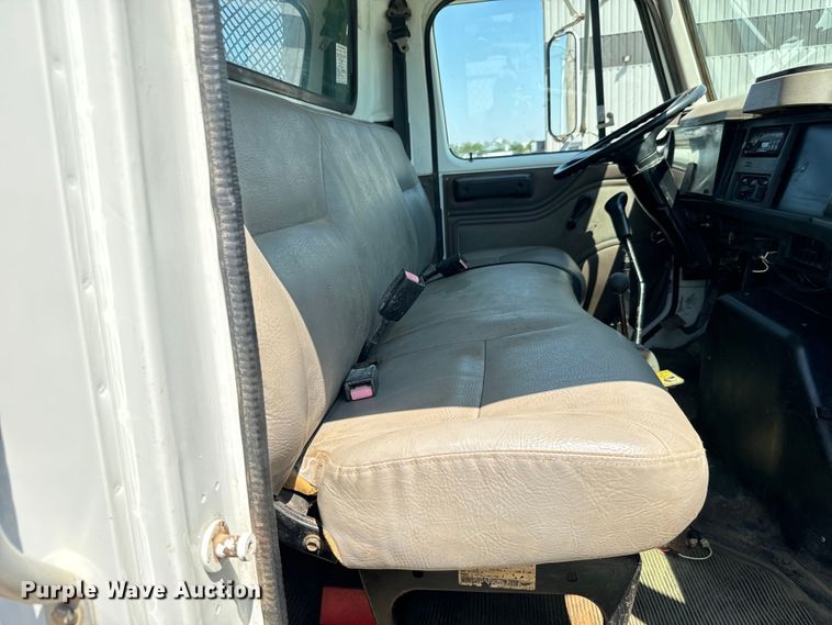 image for item LF9902 1997 International  4700 dump flatbed truck