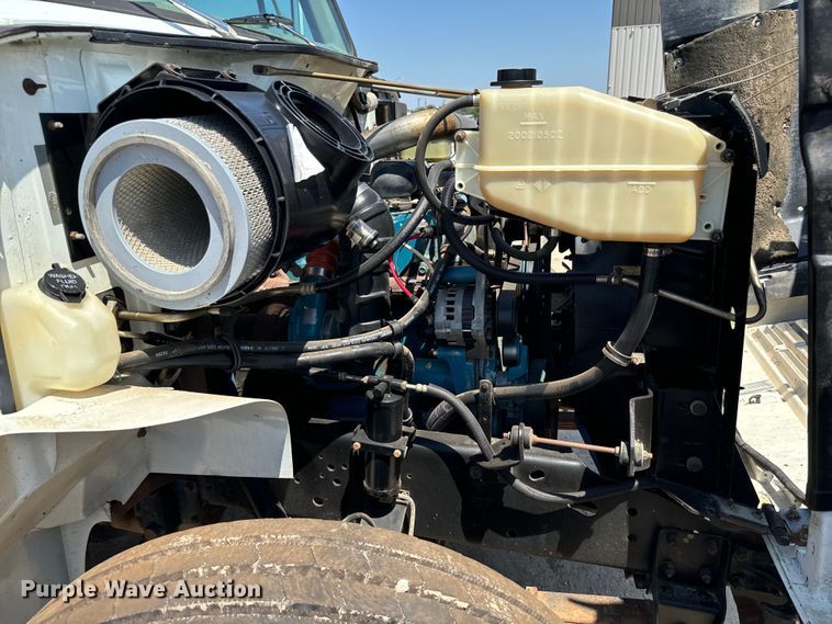 image for item LF9902 1997 International  4700 dump flatbed truck