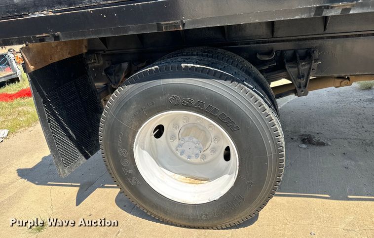 image for item LF9902 1997 International  4700 dump flatbed truck