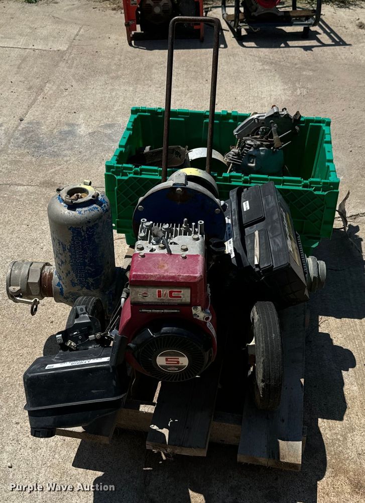 image for item LF9928 (4) pumps