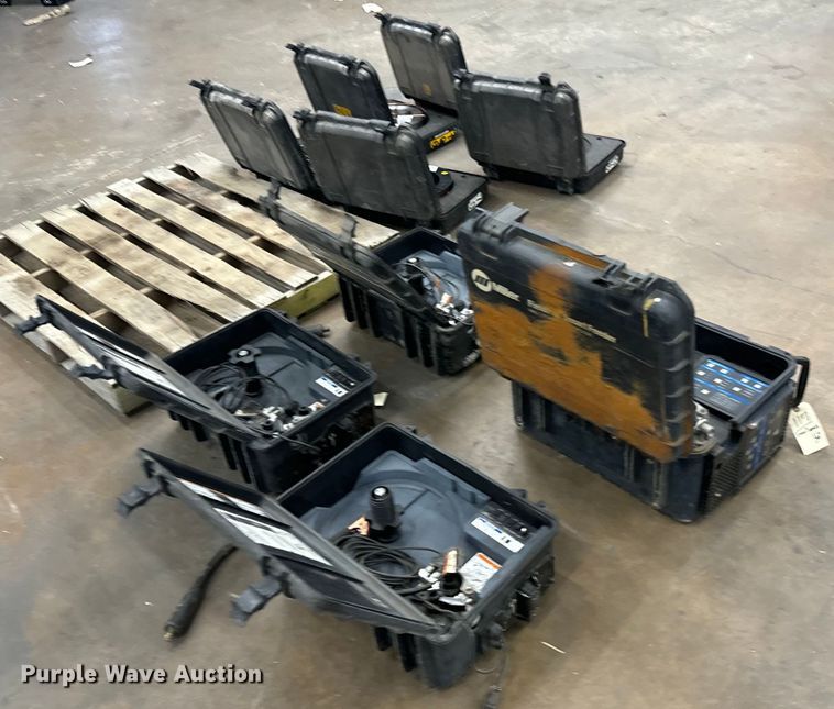 image for item LF9939 (4) wire feeders