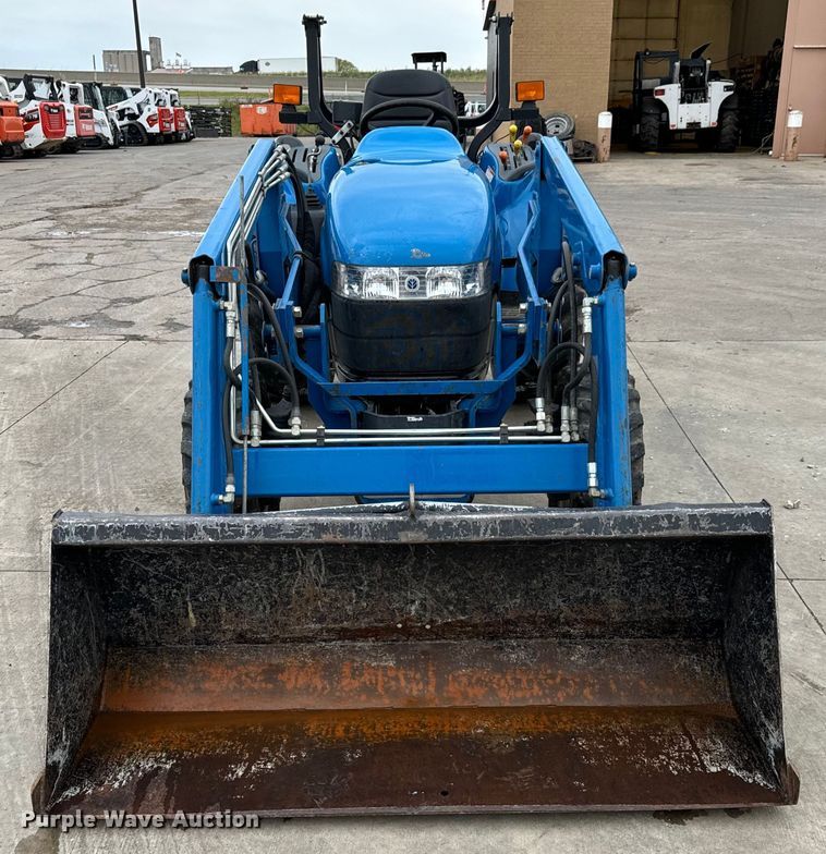 image for item LF9950 2000 New Holland TC29D MFWD tractor
