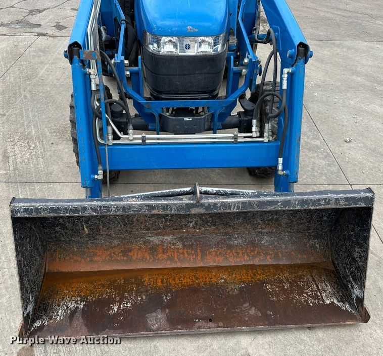 image for item LF9950 2000 New Holland TC29D MFWD tractor