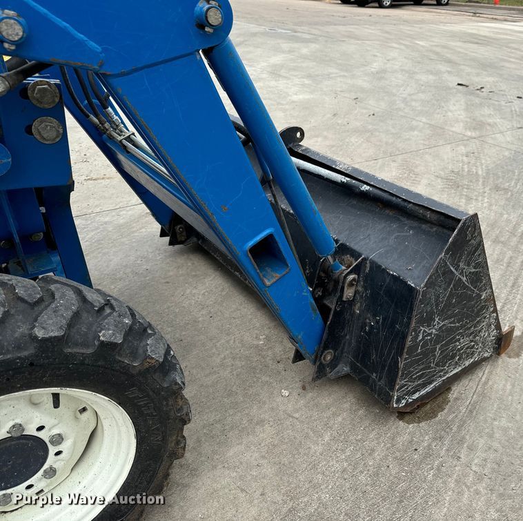 image for item LF9950 2000 New Holland TC29D MFWD tractor