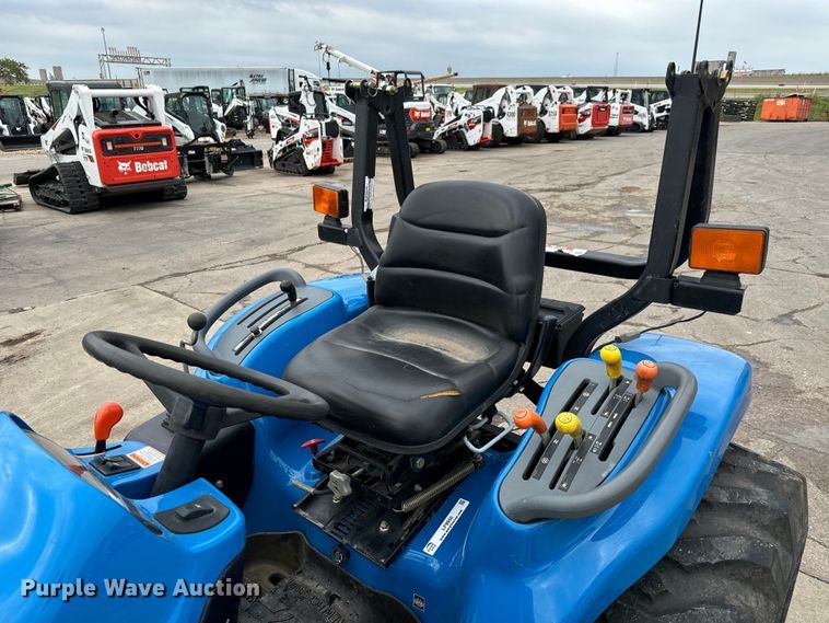 image for item LF9950 2000 New Holland TC29D MFWD tractor