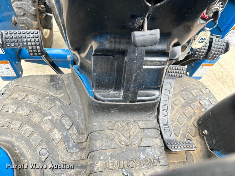 image for item LF9950 2000 New Holland TC29D MFWD tractor