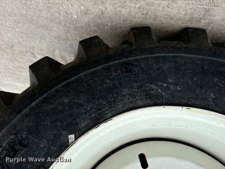 image for item LF9950 2000 New Holland TC29D MFWD tractor