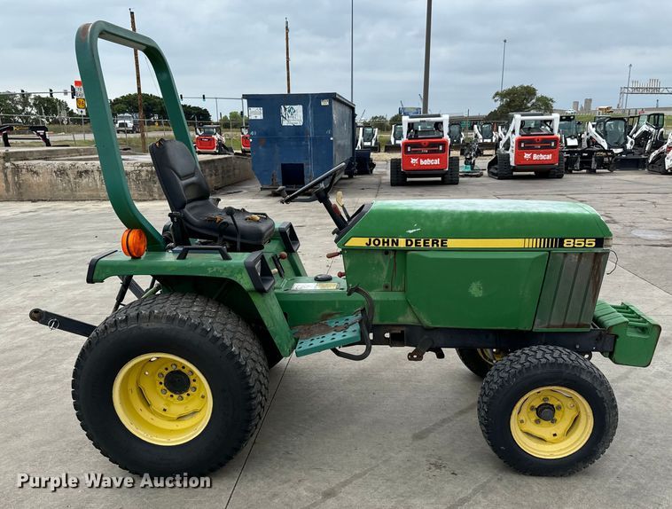 image for item LF9951 1987 John Deere 855 tractor