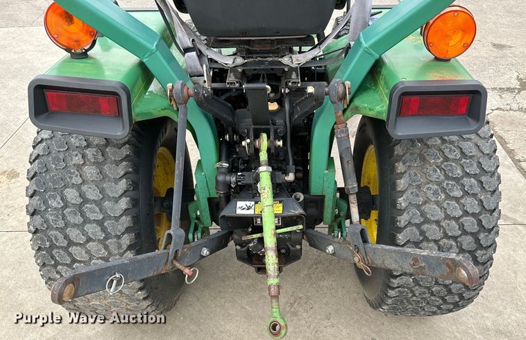 image for item LF9951 1987 John Deere 855 tractor