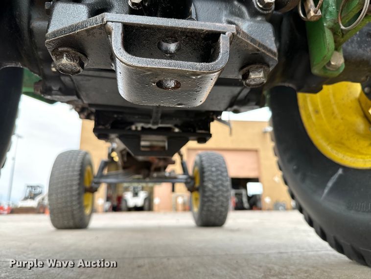 image for item LF9951 1987 John Deere 855 tractor