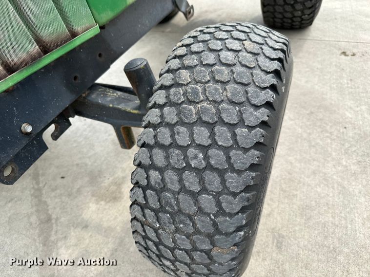 image for item LF9951 1987 John Deere 855 tractor