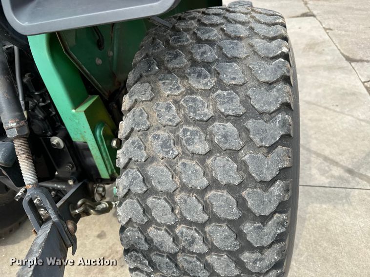 image for item LF9951 1987 John Deere 855 tractor