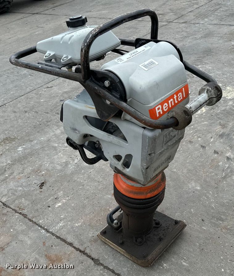 image for item LF9954 Mikasa MTX-70 plate compactor