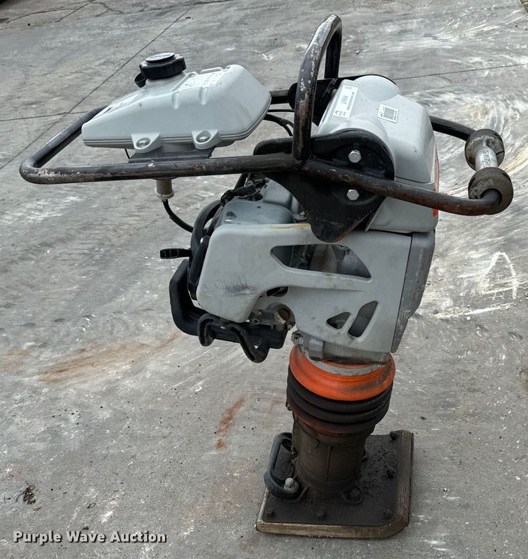 image for item LF9954 Mikasa MTX-70 plate compactor