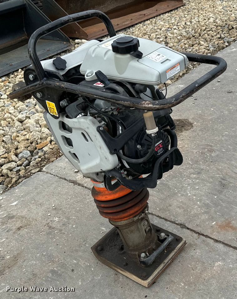 image for item LF9954 Mikasa MTX-70 plate compactor