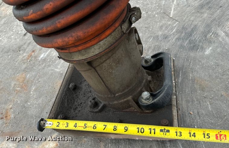 image for item LF9954 Mikasa MTX-70 plate compactor