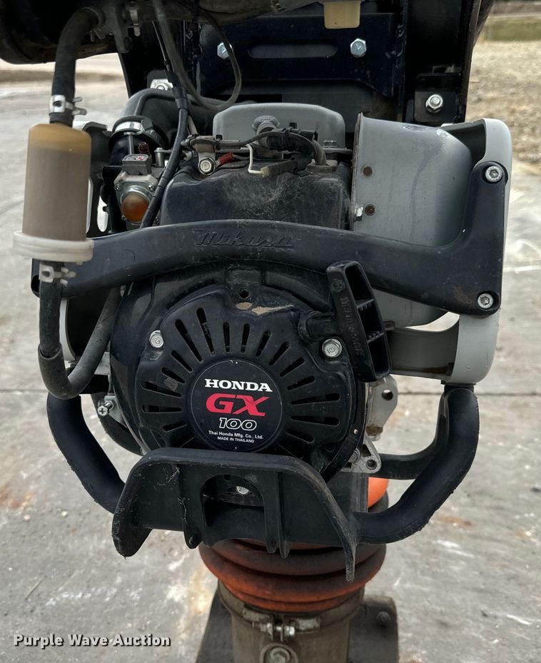 image for item LF9954 Mikasa MTX-70 plate compactor